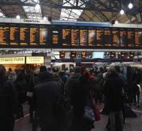 Victoria Station London cleared to fire alarm