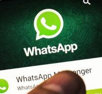 WhatsApp deletes blue links
