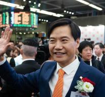 Xiaomi founder sees difficult exhibition debut