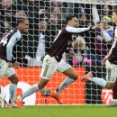 Arsenal Suffers Late Defeat at Aston Villa, Premier League Title Race Wide Open
