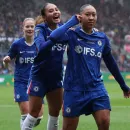 Chelsea Defeats Manchester United to Win League Cup Trophy