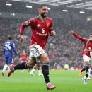 Manchester United Beats Chelsea in Premier League Match Despite Red Cards and Rain