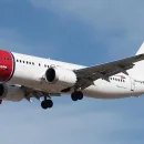 Passengers Escape Cold Plunge: Boeing Flies Past Runway and Makes Emergency Stop Before Sea