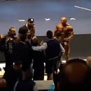 Sippe bodybuilder's jury to body