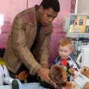 Star Wars star surprised children in hospital