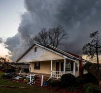 18 killed by tornadoes in the southern US