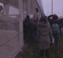 200 migrants stormed British Calais ferry