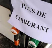 AA: French petrol shortage for days noticeable