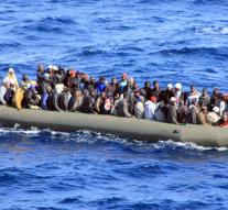 Again, 3000 refugees rescued on the Mediterranean Sea