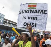 Again thousands of Surinamese in protest