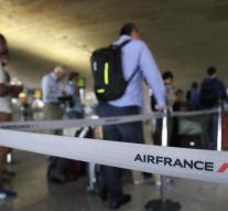Air France: Flight woman may refuse Iran
