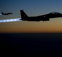 ' Air strikes on oil USA IS '