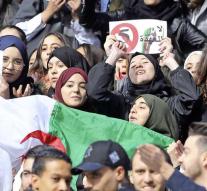 Algerian election: candidacy in person