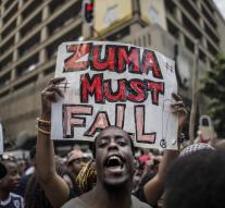 Angry students argue with President Zuma