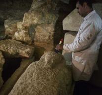 Archaeologists find necropolis in Egypt