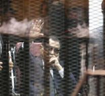 Arrest warrant against sons Mubarak