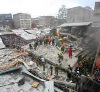 At least a dozen deaths collapse flat Nairobi