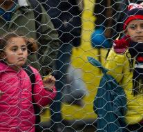 Austria continues migrants limit