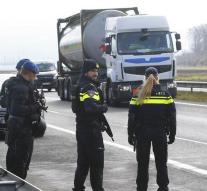Belgium extends controls on French border