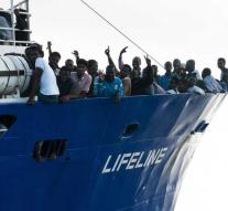 Boat with migrants possible to Malta