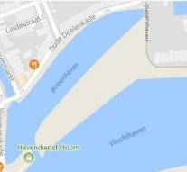 Body in water port Hoorn