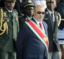 Bouterse informs about problems abroad