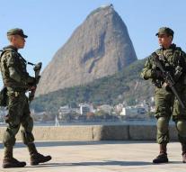 Brazilian Army settles in Rio
