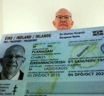 Britons queue for Irish passport