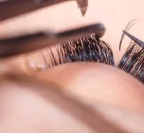 Brr: eyelash extensions not without danger