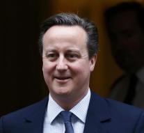 Cameron arouses anger with 'bunch migrants'