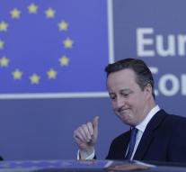 Cameron calls Saturday date EU referendum