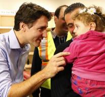 Canadian Prime Minister personally welcomes refugees