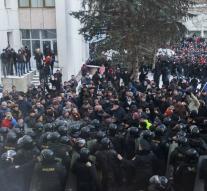 Chaotic protest at parliament Moldova