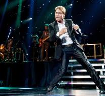 Cliff Richard is complaining to police and the BBC