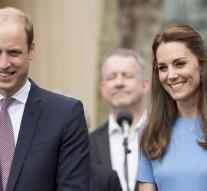 Closer condemned for topless photos Kate