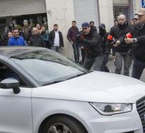 Collision in riots in Molenbeek (video)