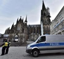 Cologne police put 2500 people in carnival