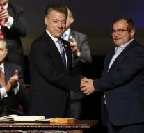 Colombia's Congress approves peace treaty