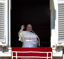 Concerns about health pope after stumbles