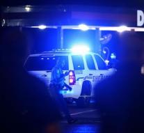 Cop shot dead in US