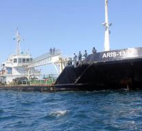 Crew rescued from pirates hands