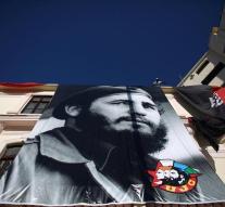 Cuba celebrates birthday Castro (90) exuberantly