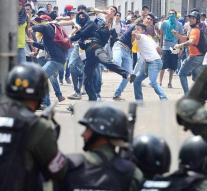Deceased policeman protests in Venezuela