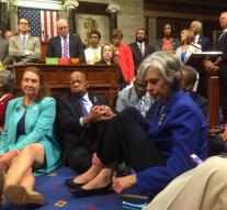 Democrats in Congress end zitprotest