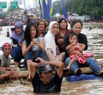 Dozens killed by heavy rain Indonesia