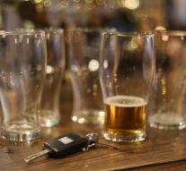 Drunk blunderer sues bar
