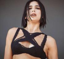 Dua Lipa shocked: fans were removed from the hall