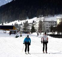 Dutch skiers saved by intervention from home
