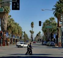 Earthquake deters Los Angeles