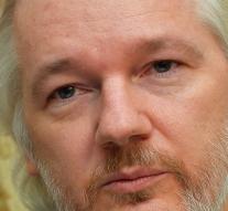 Ecuador: Assange let go to hospital